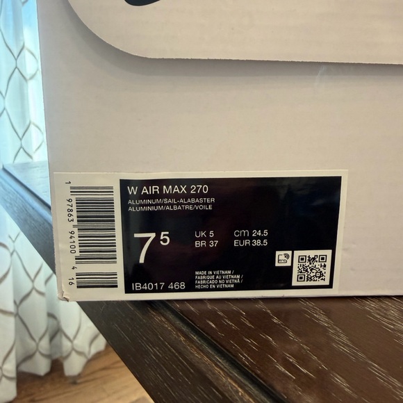 Nike Women’s Air Max 270 Pink to Blue Gradient Sneaker - Picture 6 of 6